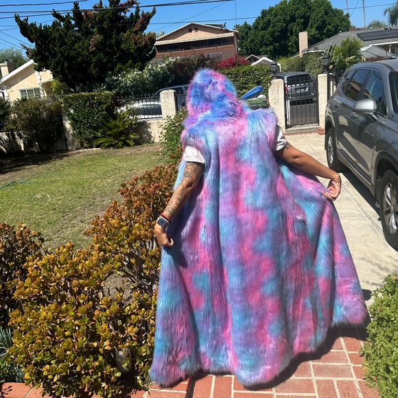 Faux fur king burning man vest by J Valentine. - Picture 1 of 6